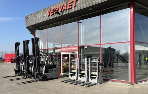 Intraxis heeft 10 gloednieuwe STILL trucks geleverd aan Vervaet in Biervliet